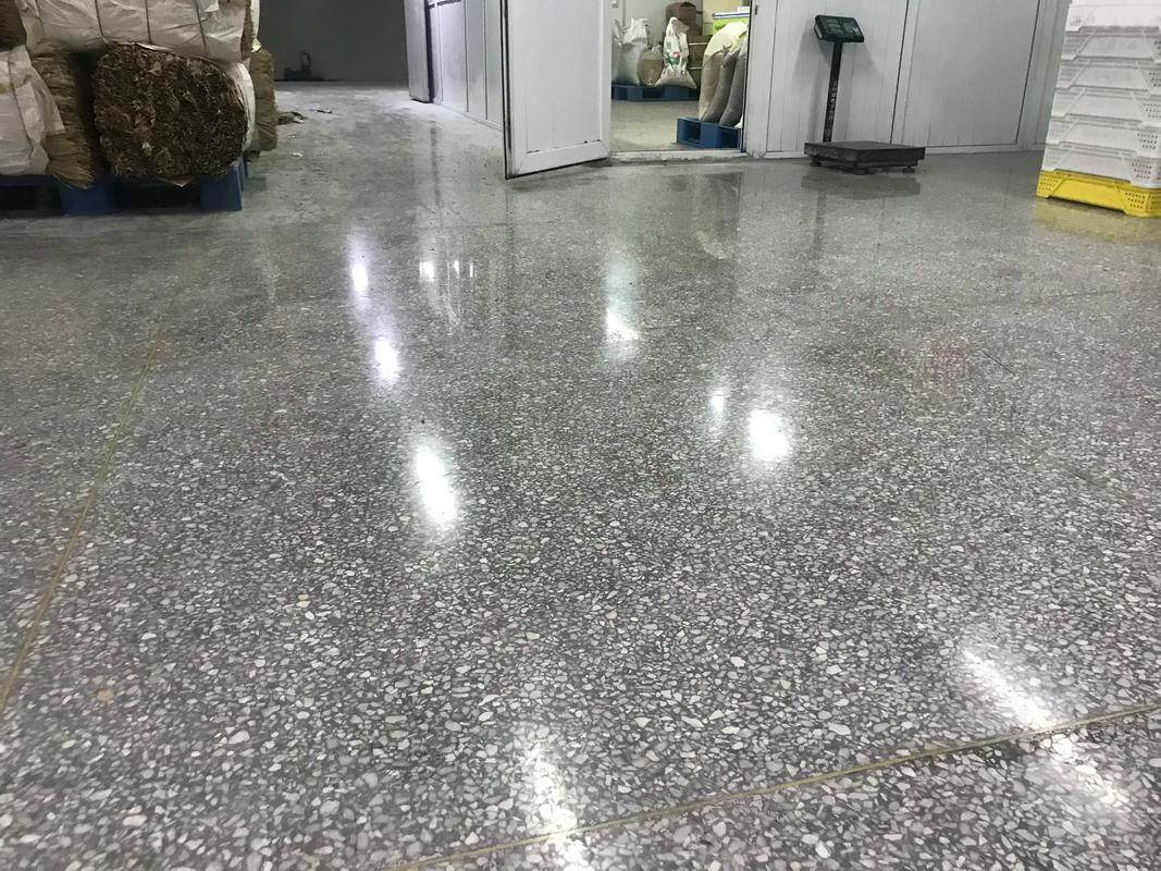 经验分享环氧自流平施工队,我不说你能猜到这是一个地坪漆专业施